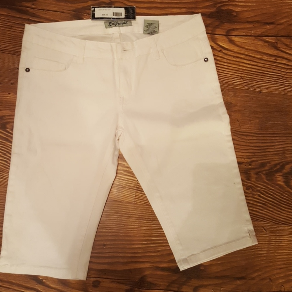 White Bermuda short jeans